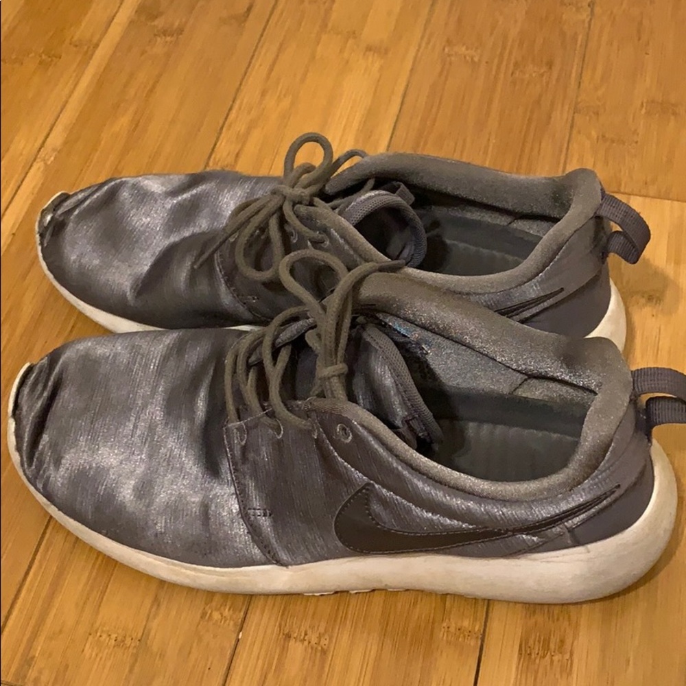 Nike Roche 9.5 Silver